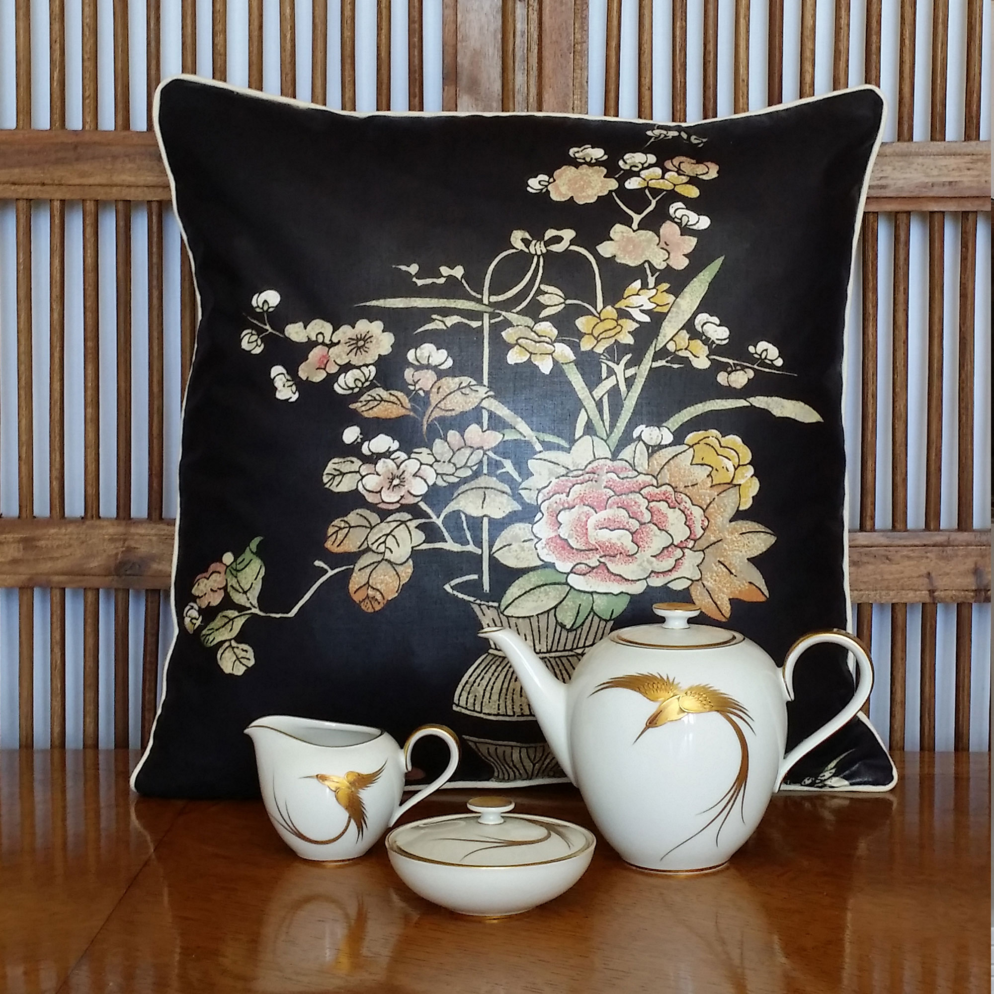 The Orient Collection Chinese Design on Black Glazed Cotton Cushion - Image 2